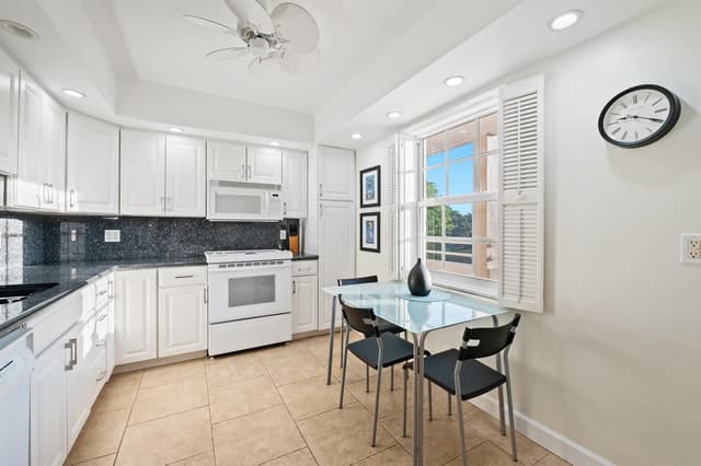 3900 Oaks Clubhouse Drive # 310, Pompano Beach FL 33069 - Pompano Beach, FL - Photo 7