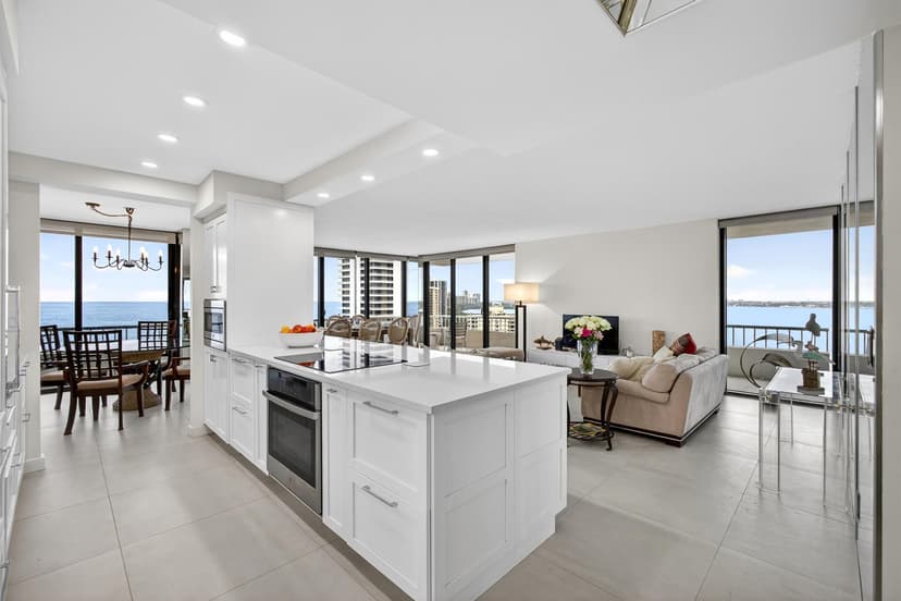 5540 N Ocean Drive # 14b, Singer Island FL 33404
