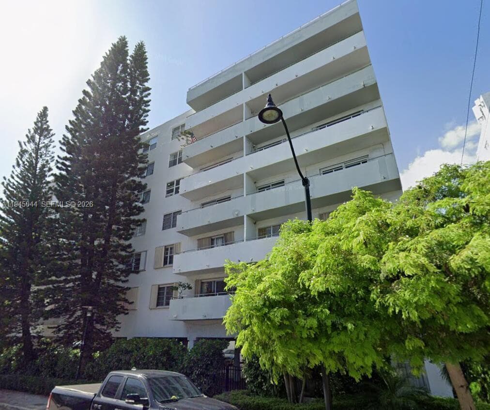 1200 14th St # 5E, Miami Beach FL 33139 - Miami Beach, FL - Photo 1