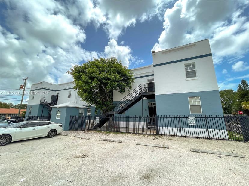36 NE 65th St, Miami FL 33138