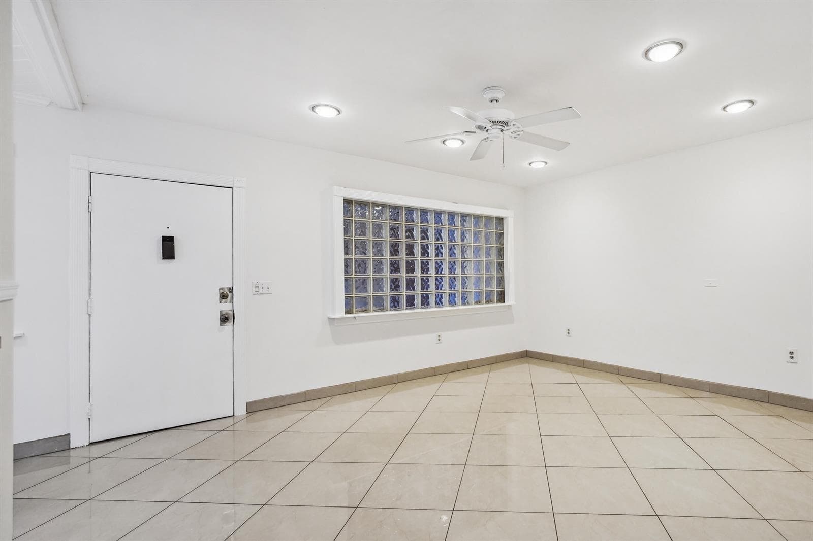 2878 Donnelly Drive # 106, Lake Worth FL 33462 - Lake Worth, FL - Photo 1