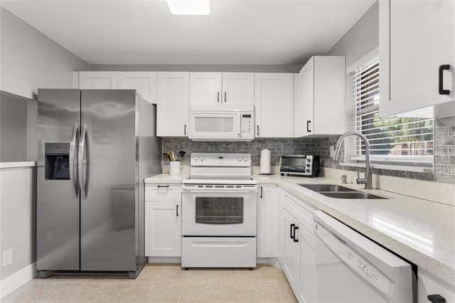 9700 Sunrise Lakes Boulevard # 101, Sunrise FL 33322 - Sunrise, FL - Photo 2