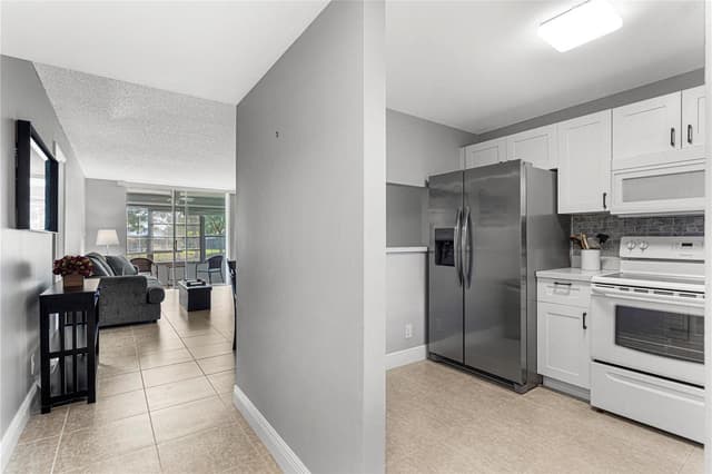 9700 Sunrise Lakes Boulevard # 101, Sunrise FL 33322 - Sunrise, FL - Photo 3