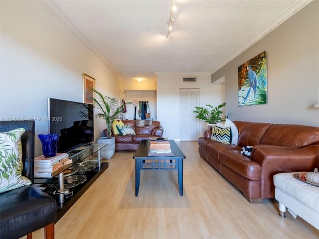 11700 SW 2nd St # 13202, Pembroke Pines FL 33025 - Pembroke Pines, FL - Photo 5