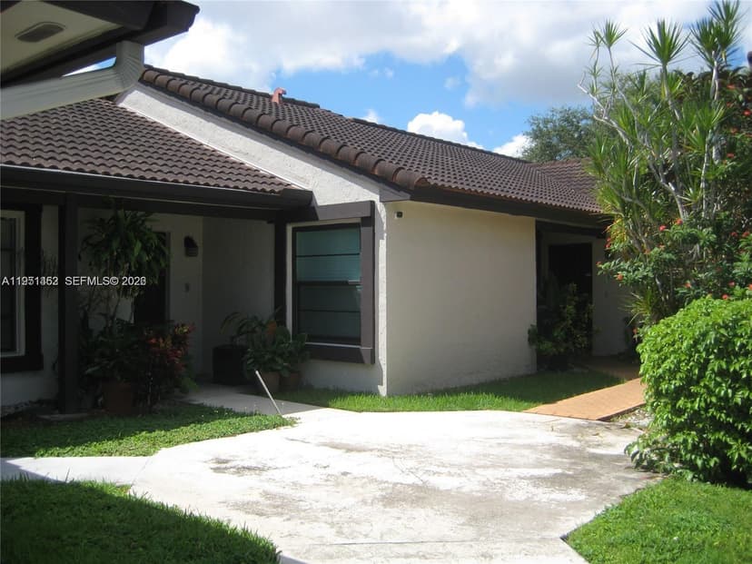 4850 SW 149th Ct # 15F, Miami FL 33185