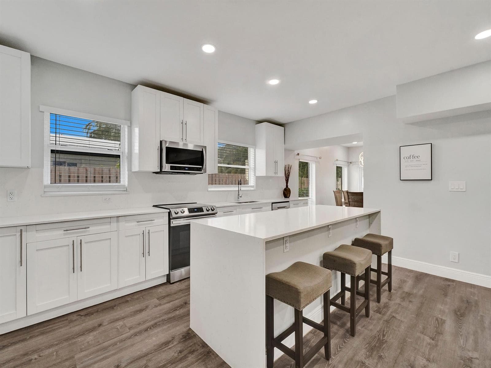 3261 Aqua Vista Drive, Pompano Beach FL 33062