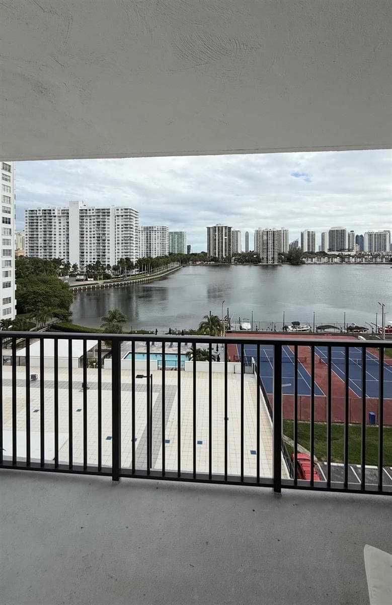 2750 NE 183rd Street # 709, Aventura FL 33160