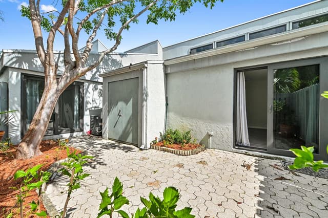 271 NW 15th Street, Boca Raton FL 33432 - Boca Raton, FL - Photo 6