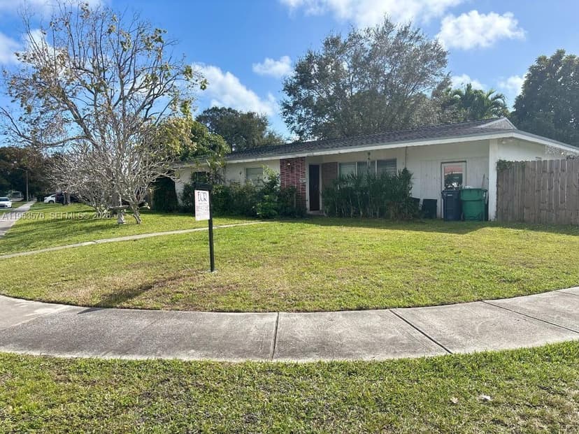 10010 SW 161st St, Miami FL 33157