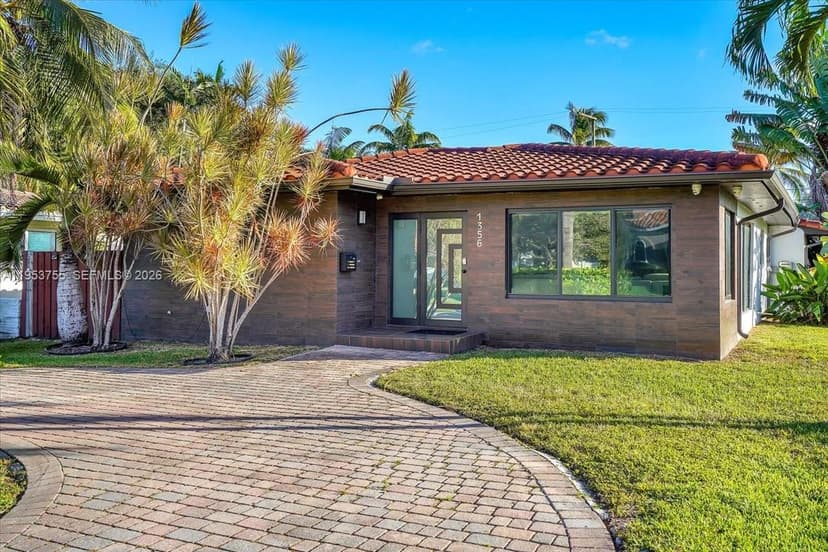 1356 Madison St, Hollywood FL 33019