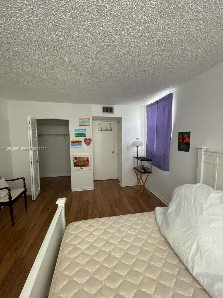 2860 Somerset Dr # 405K, Lauderdale Lakes FL 33311 - Lauderdale Lakes, FL - Photo 1