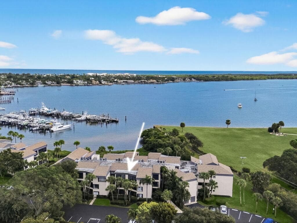 1660 Twelve Oaks Way # 303, North Palm Beach FL 33408