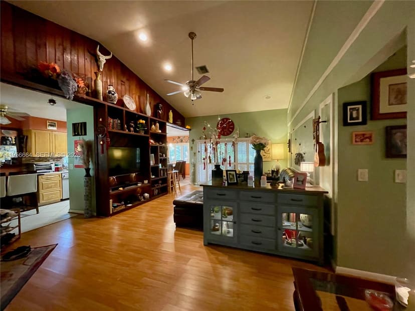 9360 S Chelsea Dr S, Plantation FL 33324