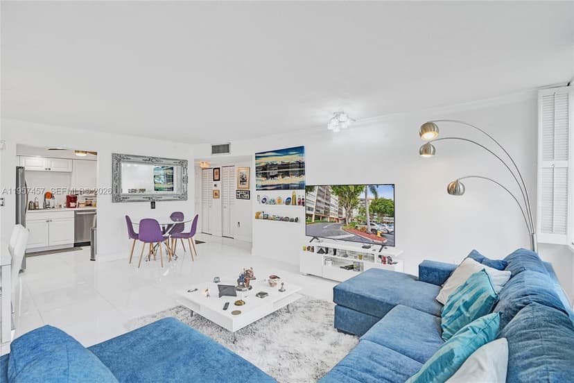 1400 Saint Charles Pl # 204, Pembroke Pines FL 33026