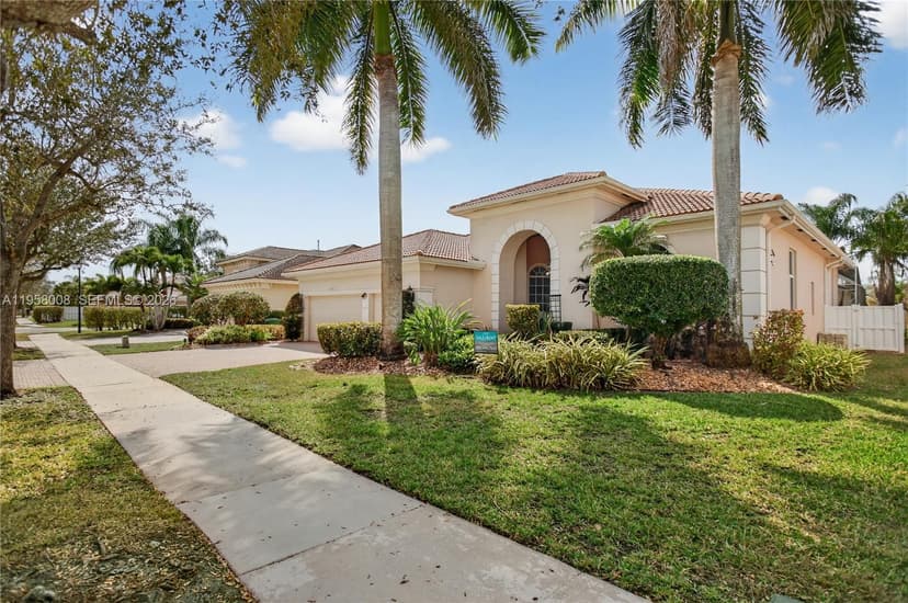 6353 SW 191st Ave, Pembroke Pines FL 33332