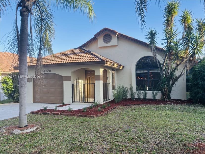 4176 NW 5th Dr, Deerfield Beach FL 33442