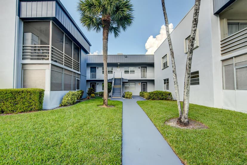 42 Burgundy A, Delray Beach FL 33484