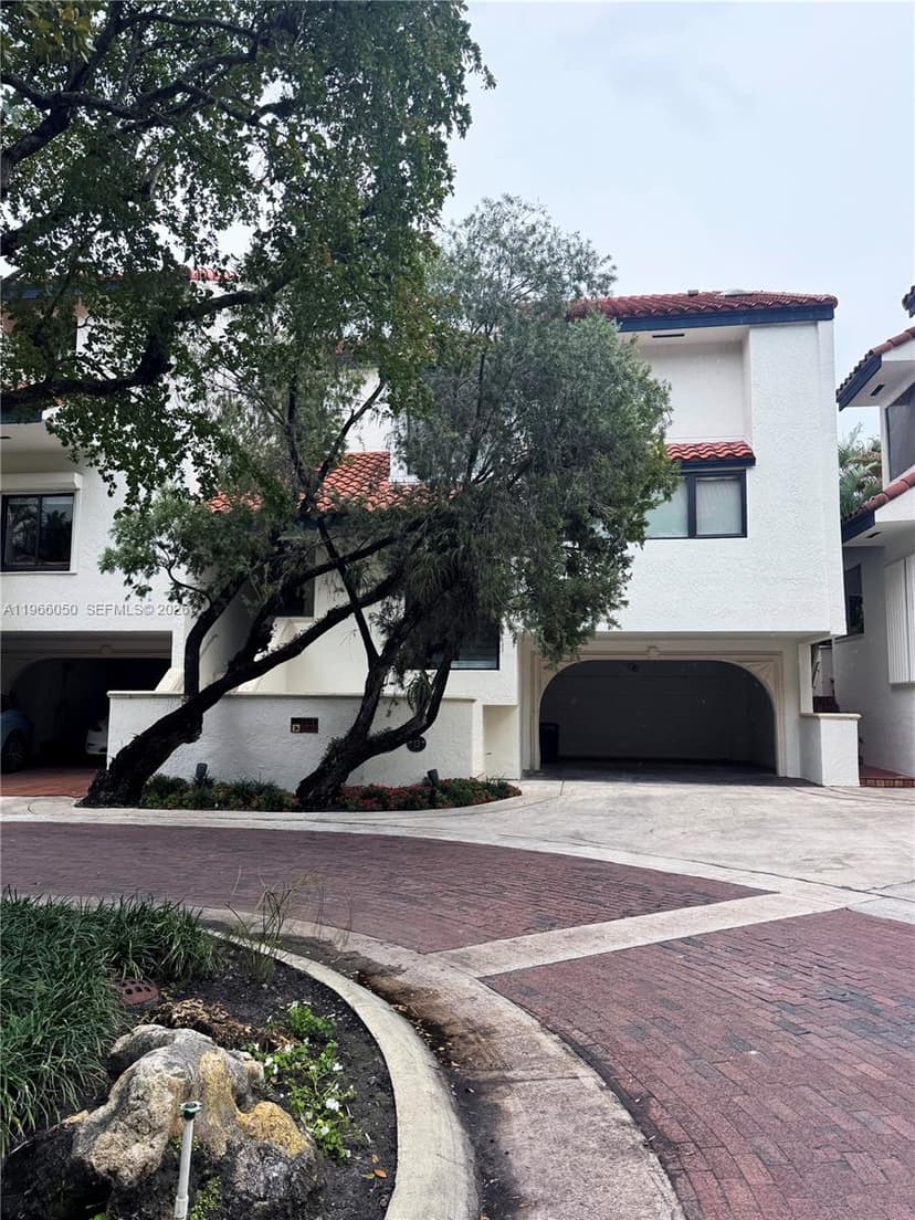 2000 S Bayshore Drive # 13, Miami FL 33133