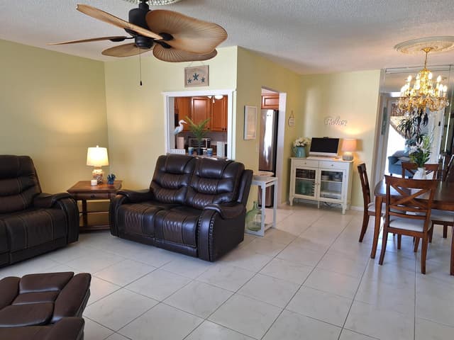 305 Andover L, West Palm Beach FL 33417 - West Palm Beach, FL - Photo 2