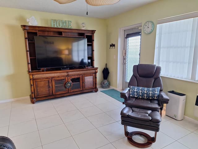 305 Andover L, West Palm Beach FL 33417 - West Palm Beach, FL - Photo 5