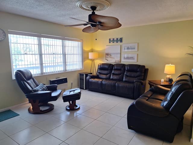 305 Andover L, West Palm Beach FL 33417 - West Palm Beach, FL - Photo 4