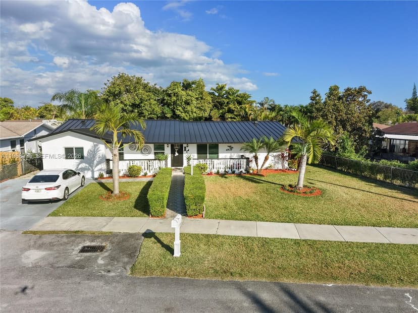 16323 SW 103rd Pl, Miami FL 33157