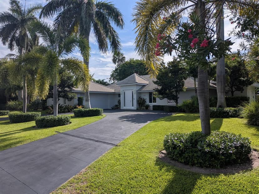 1386 S Atlantic Drive, Lantana FL 33462