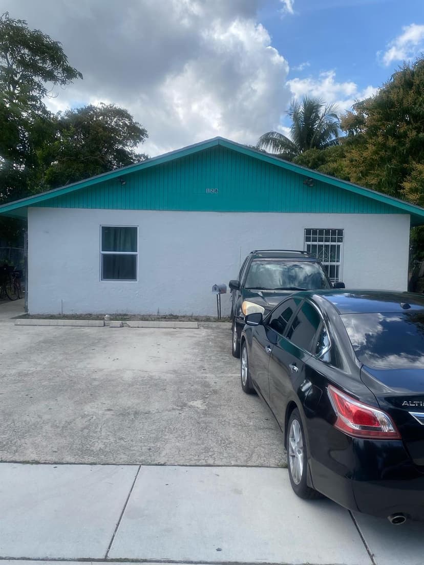 128 SW 3rd Avenue, Delray Beach FL 33444