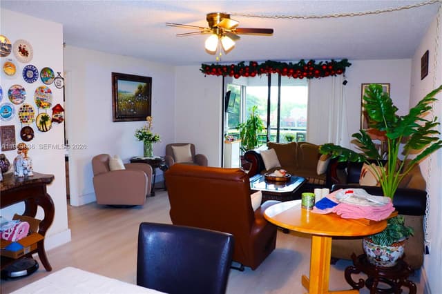 900 Saint Charles Pl # 316, Pembroke Pines FL 33026 - Pembroke Pines, FL - Photo 5