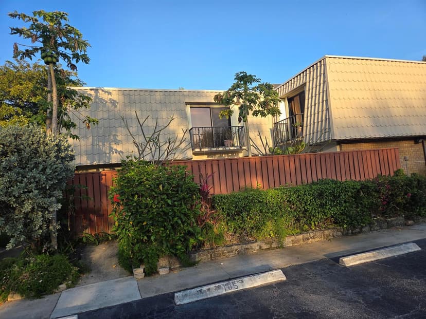 1700 Embassy Drive # 512, West Palm Beach FL 33401