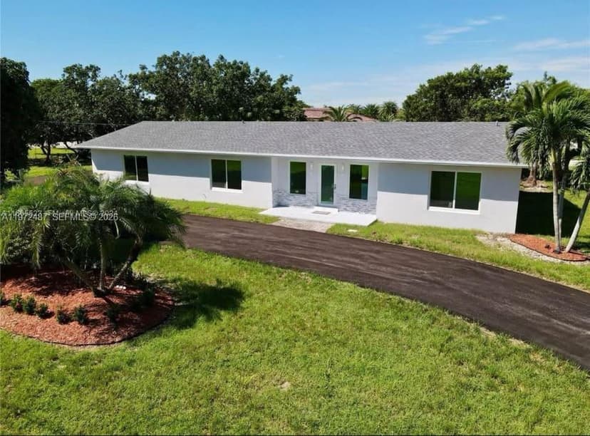 27501 SW 162nd Ct, Homestead FL 33031