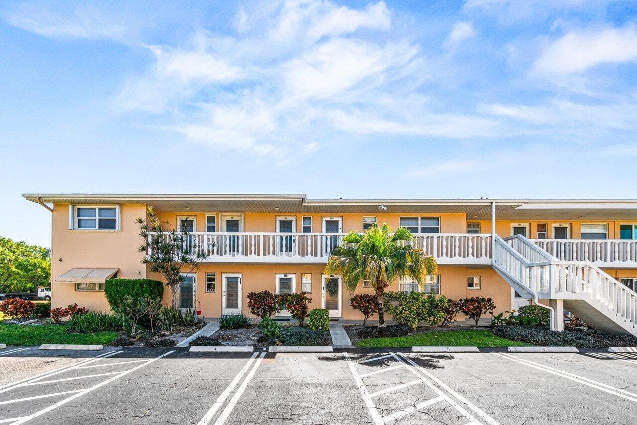 2121 NE 1st Court # 202, Boynton Beach FL 33435 - Boynton Beach, FL - Photo 1