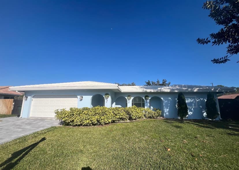 3244 NW 25th Way, Boca Raton FL 33434
