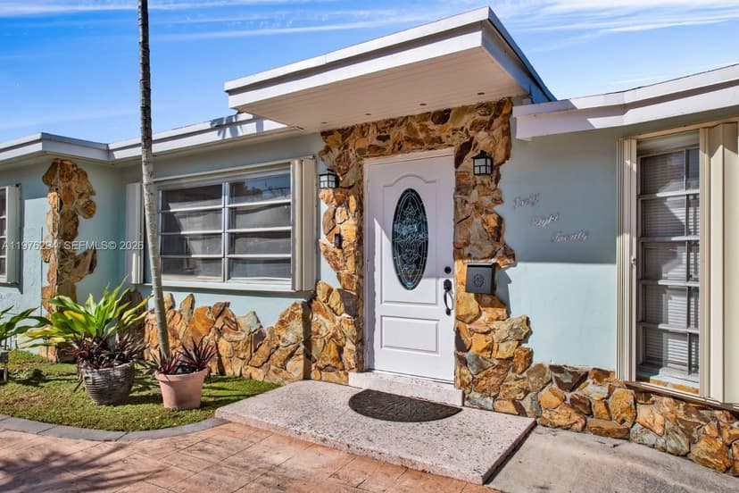 4820 SW 112th Ave, Miami FL 33165