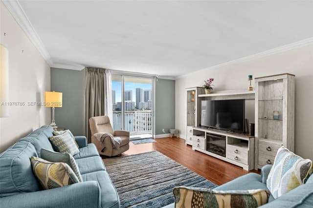 427 Golden Isles Dr # 9G, Hallandale Beach FL 33009 - Hallandale Beach, FL - Photo 6