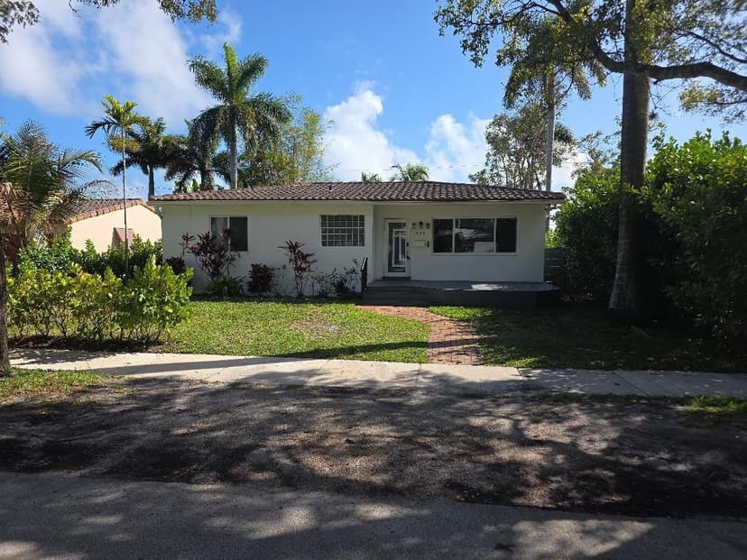 1532 Fletcher Street, Hollywood FL 33020