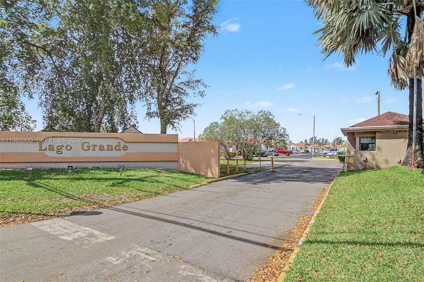 6525 W 26th Dr # 37, Hialeah FL 33016
