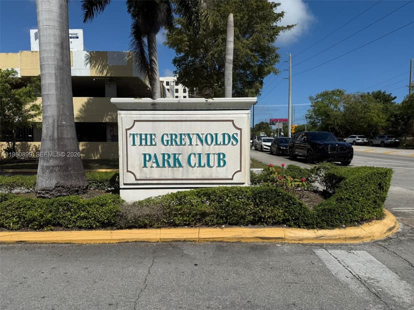 17890 W Dixie Hwy # 106, North Miami Beach FL 33160