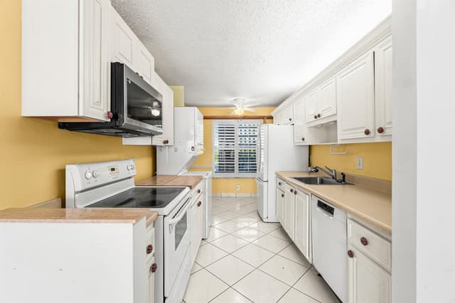 1020 Silk Oak Terrace # 102, Delray Beach FL 33445 - Delray Beach, FL - Photo 7