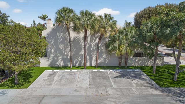 210 Washingtonia Avenue, Lauderdale By The Sea FL 33308 - Lauderdale By The Sea, FL - Photo 2