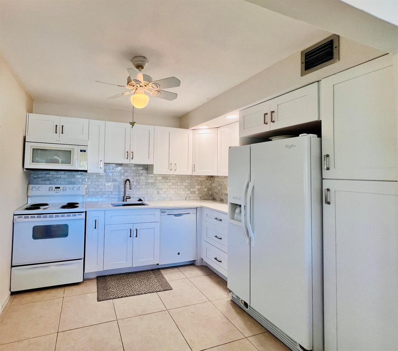 314 Wellington D, West Palm Beach FL 33417 - West Palm Beach, FL - Photo 1