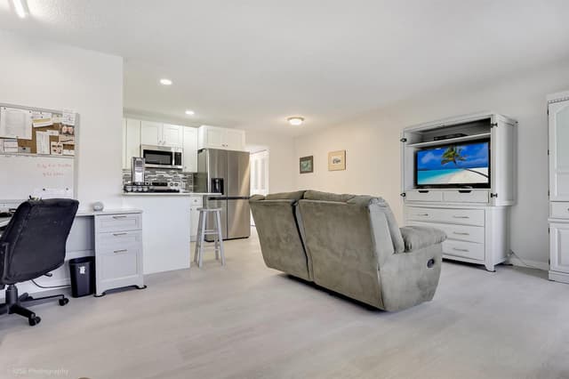 94 Hastings F, West Palm Beach FL 33417 - West Palm Beach, FL - Photo 7