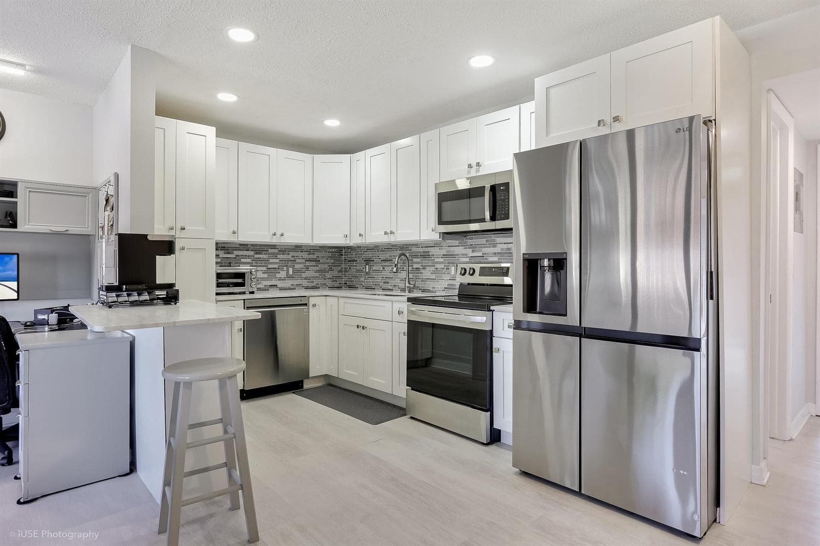 94 Hastings F, West Palm Beach FL 33417 - West Palm Beach, FL - Photo 1