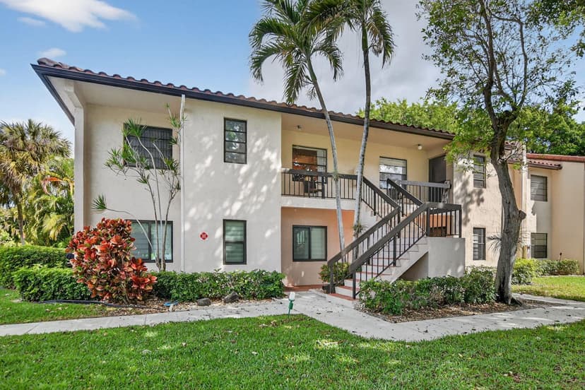 21501 Juego Circle # F, Boca Raton FL 33433