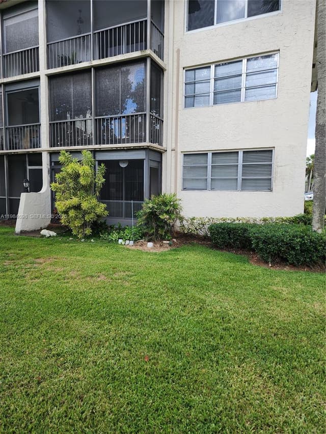 681 S Hollybrook Dr # 110, Pembroke Pines FL 33025 - Pembroke Pines, FL - Photo 5