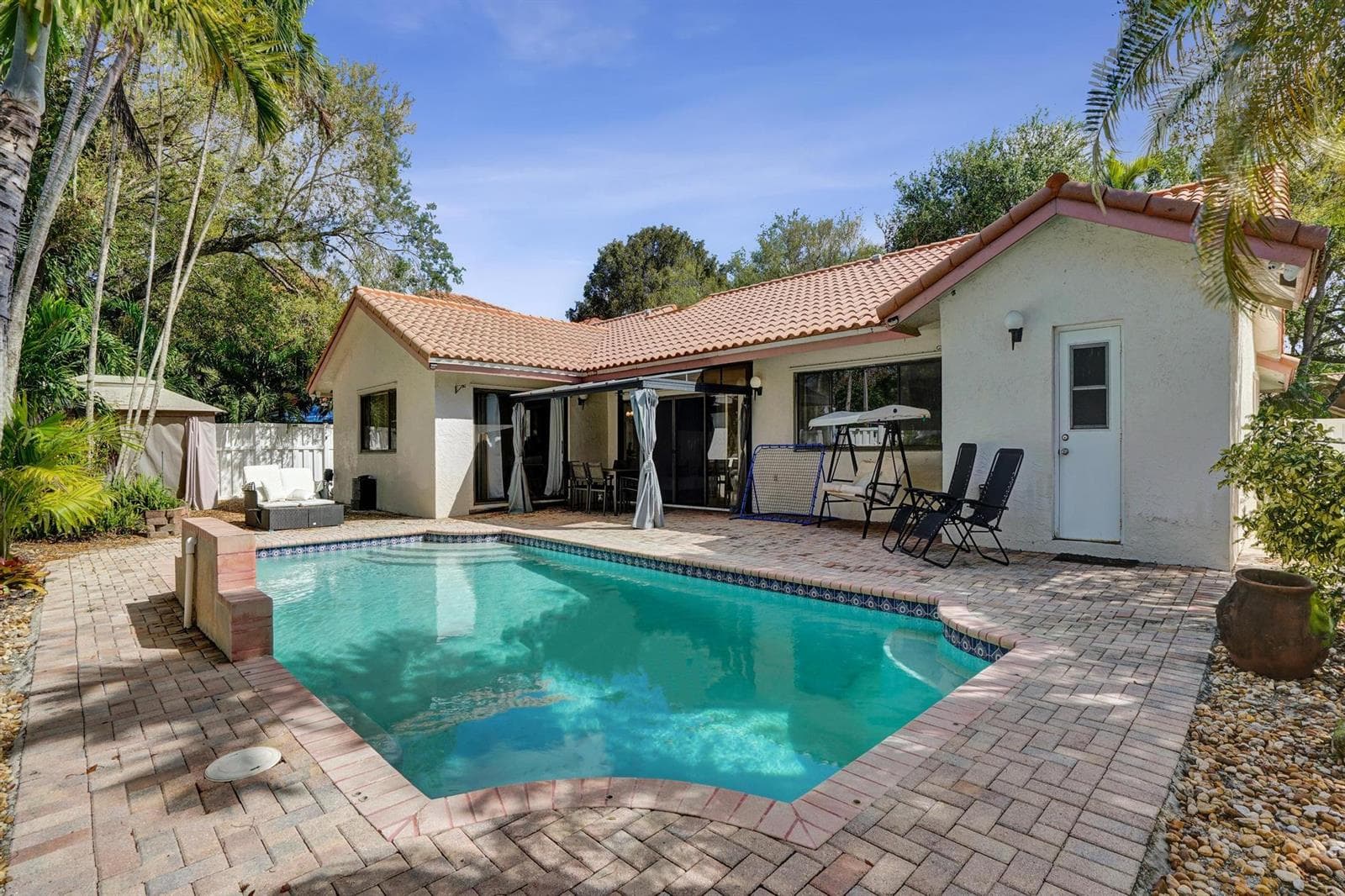 10527 Zurich Street, Cooper City FL 33026 - Cooper City, FL - Photo 1