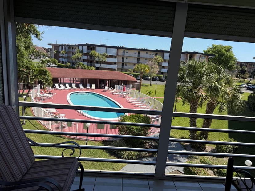 2861 NW 47th Terrace # 304b, Lauderdale Lakes FL 33313