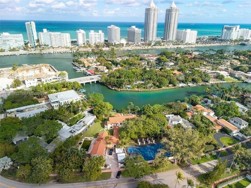 5005 Lakeview Dr, Miami Beach FL 33140