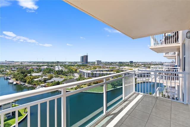 437 Golden Isles Dr # 11J, Hallandale Beach FL 33009 - Hallandale Beach, FL - Photo 3