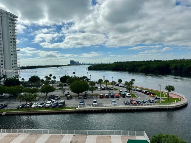 400 Kings Point Dr # 609, Sunny Isles Beach FL 33160 - Sunny Isles Beach, FL - Photo 2